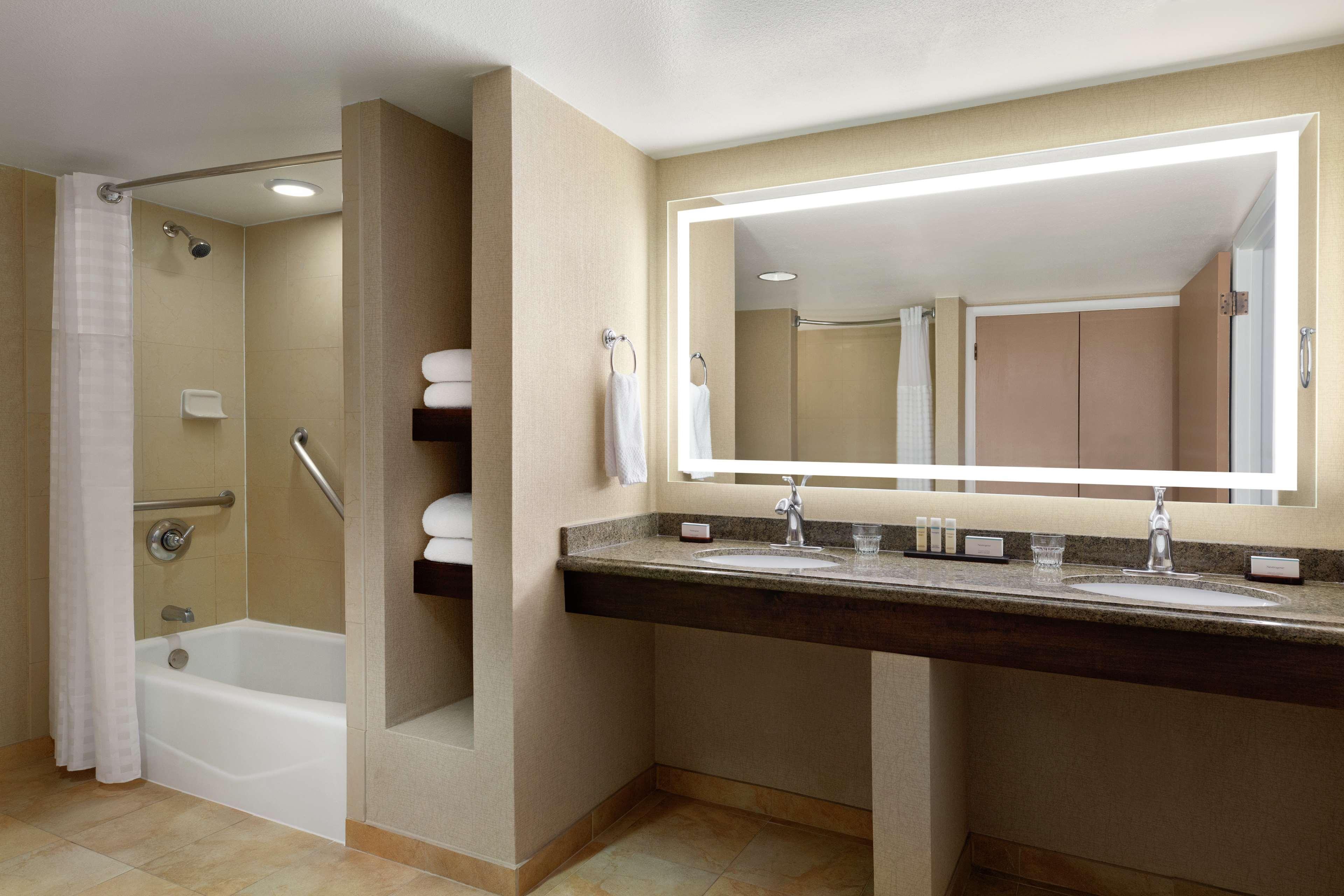 Embassy Suites By Hilton Phoenix Tempe Zewnętrze zdjęcie